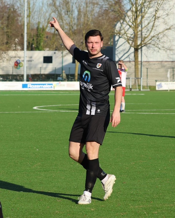 Maikel de Leeuw blijft bij FC Breukelen
